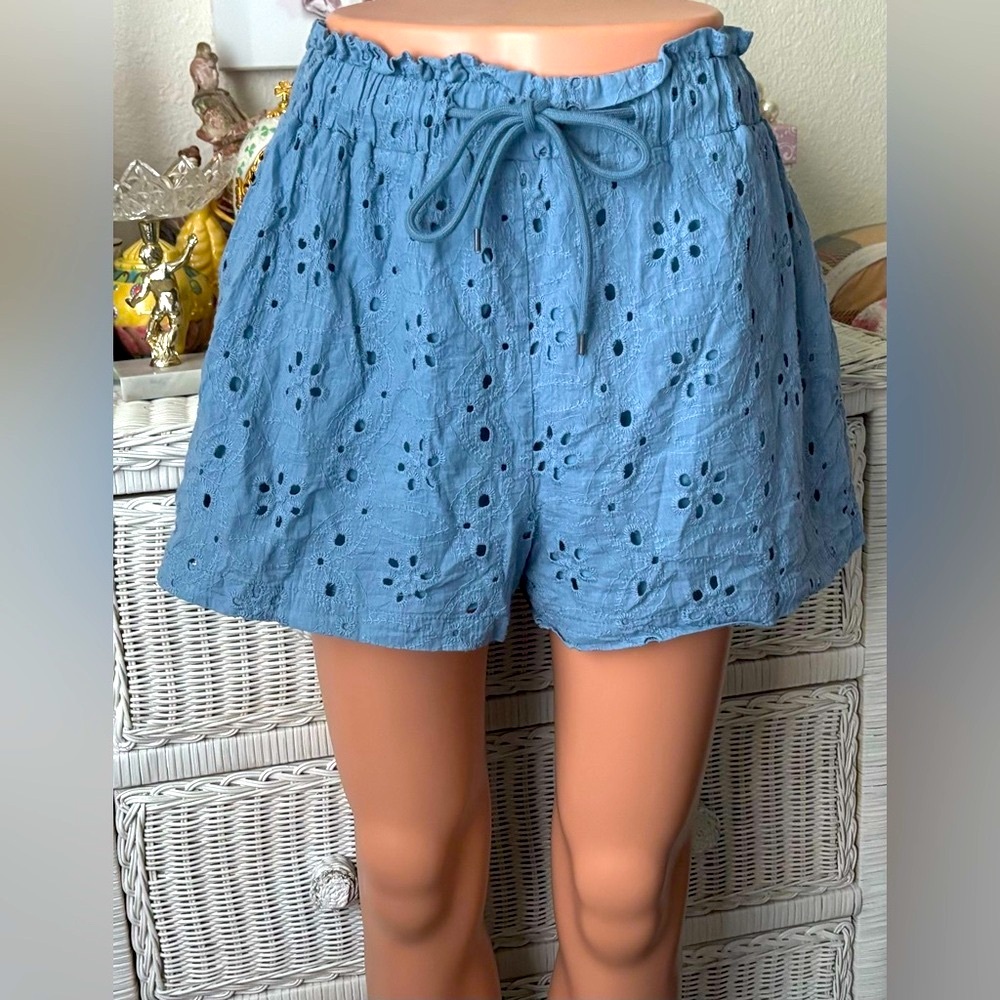Basique El Moi Blue Eyelet Shorts High Rise High Waisted Flared & Lined Size S